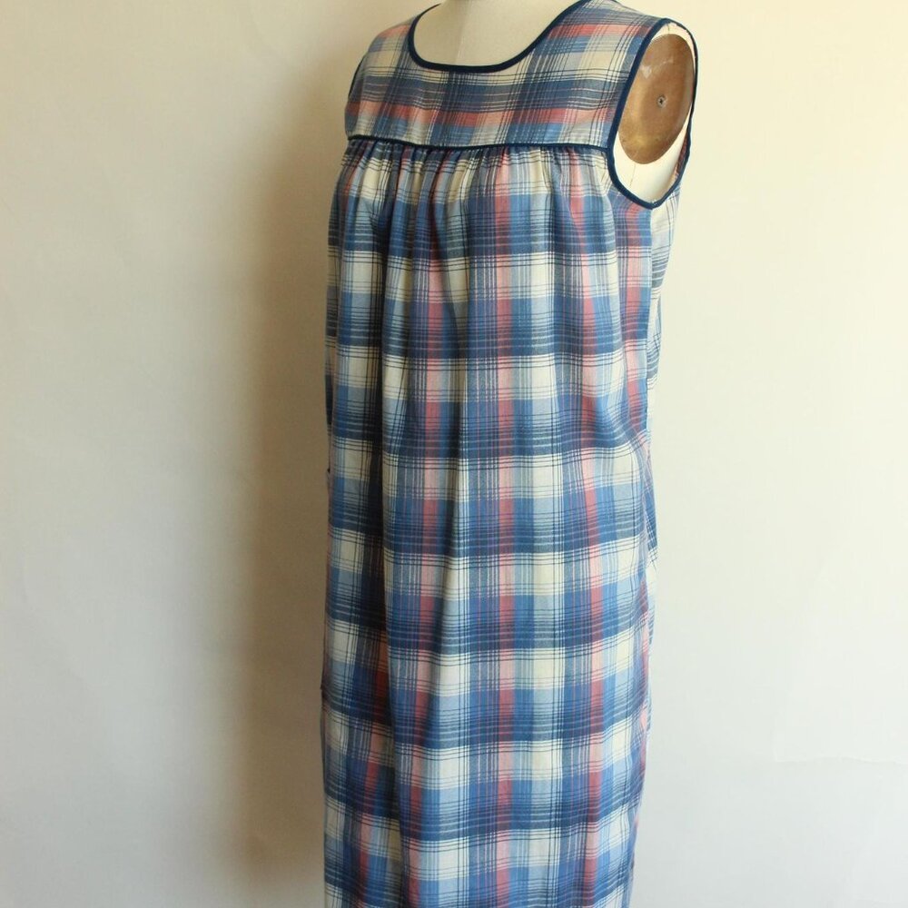 Vintage 1970s Shift Dress with Pocket, Volup Blue Tartan Plaid Pinafore Type - Picture 6 of 10
